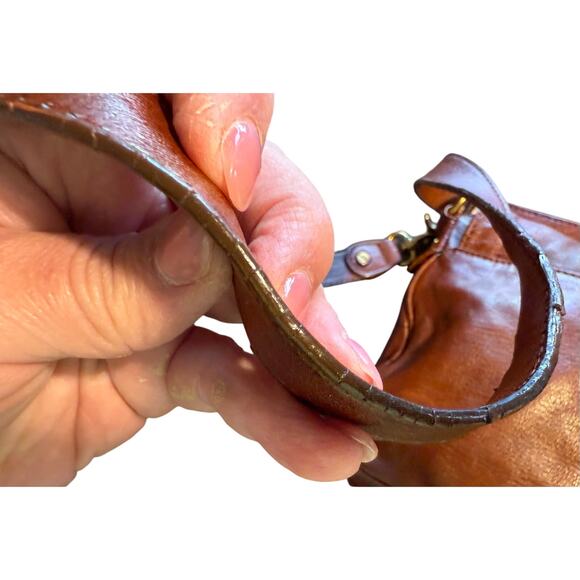 Tory Burch vintage messenger adjustable crossbody bag with metallic accents - Picture 10 of 10